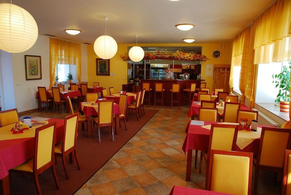 Hotel Senimo Olomouc Dış mekan fotoğraf