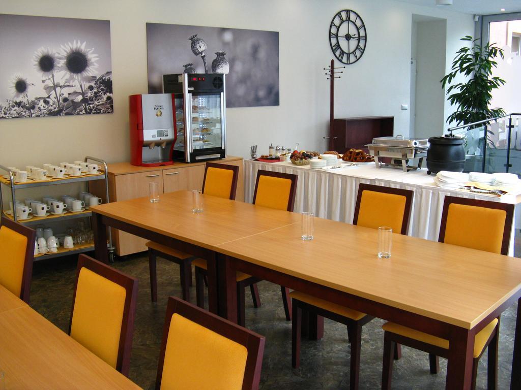 Hotel Senimo Olomouc Dış mekan fotoğraf