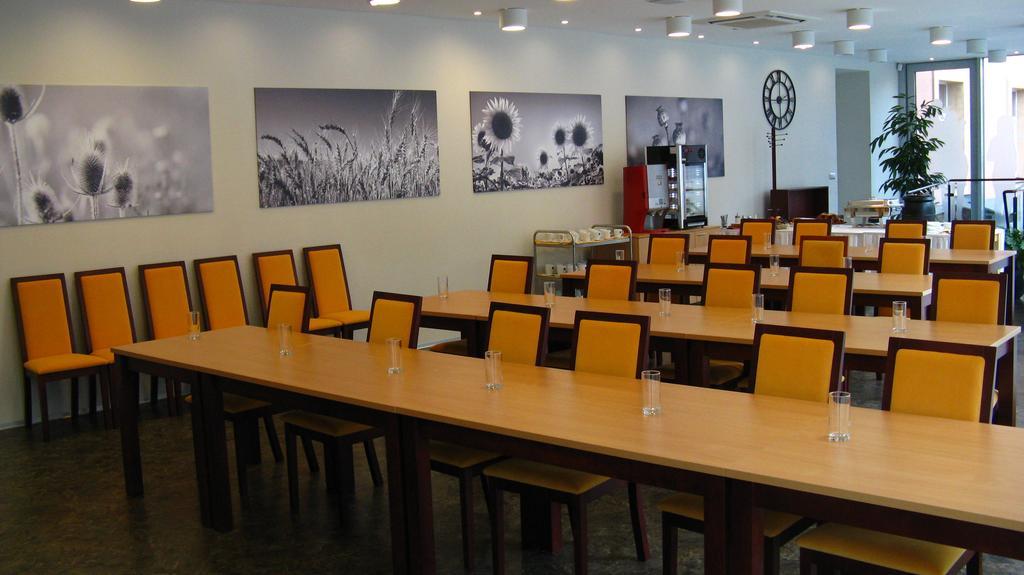 Hotel Senimo Olomouc Dış mekan fotoğraf