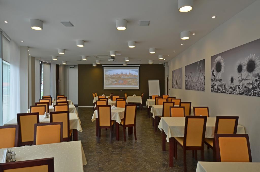 Hotel Senimo Olomouc Dış mekan fotoğraf