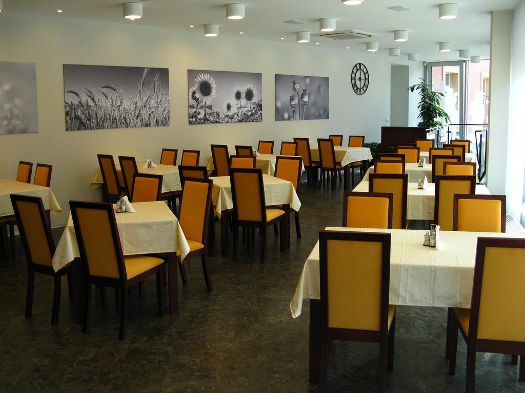 Hotel Senimo Olomouc Dış mekan fotoğraf